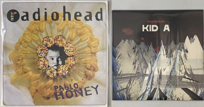 Lot 65 - RADIOHEAD - PABLO HONEY/ KID A LP/ 10" PACK