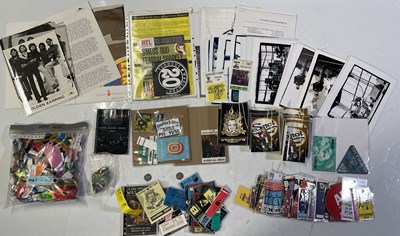 Lot 176 - LARGE COLLECTION OF CONCERT / STAGE PASSES / WRISTBANDS / PROMO ITEMS.