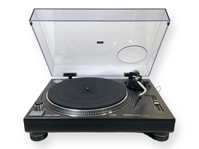 Lot 41 - TECHNICS SL-1210 MK2 TURNTABLE.