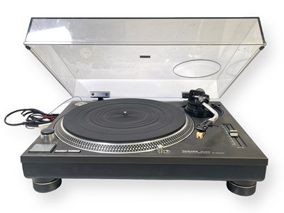 Lot 42 - TECHNICS SL-1210 MK2 TURNTABLE.