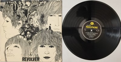 Lot 255 - THE BEATLES - REVOLVER LP (PMC 7009 - MONO FIRST PRESS - WITHDRAWN MIX)