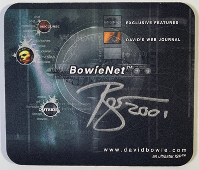 Lot 479 - DAVID BOWIE - OFFICIAL BOWIE NET ISSUED SIGNED MOUSEMAT.