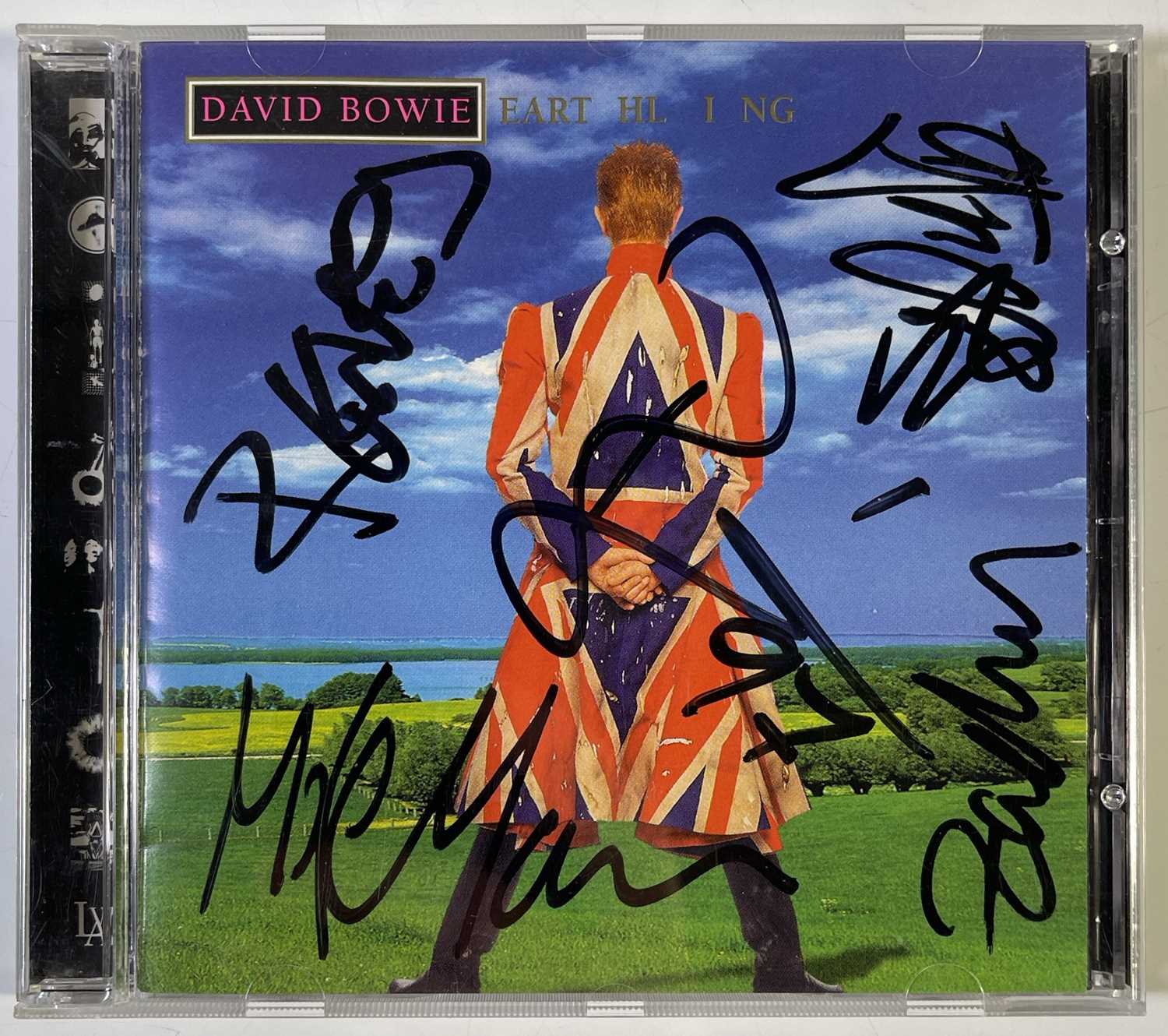 Lot 482 - DAVID BOWIE - SIGNED EARTHLING CD.