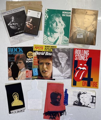 Lot 484 - DAVID BOWIE - PRESS PACKS ./ MEMORABILIA INC CONCERT SCARVES.