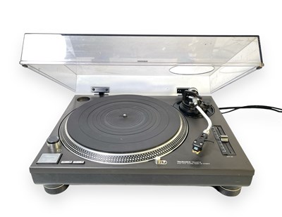 Lot 49 - TECHNICS SL-1210MK2 TURNTABLE.