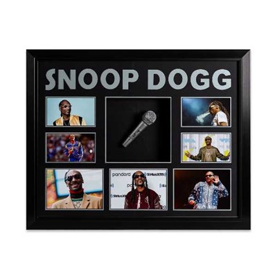 Lot 366 - SNOOP DOGG - FRAMED AND SIGNED DISPLAY.