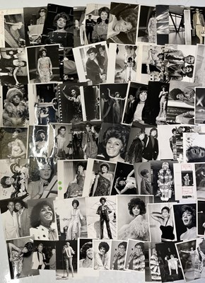 Lot 205 - SHIRLEY BASSEY - COLLECTION OF ORIGINAL PRESS PHOTOGRAPHS.
