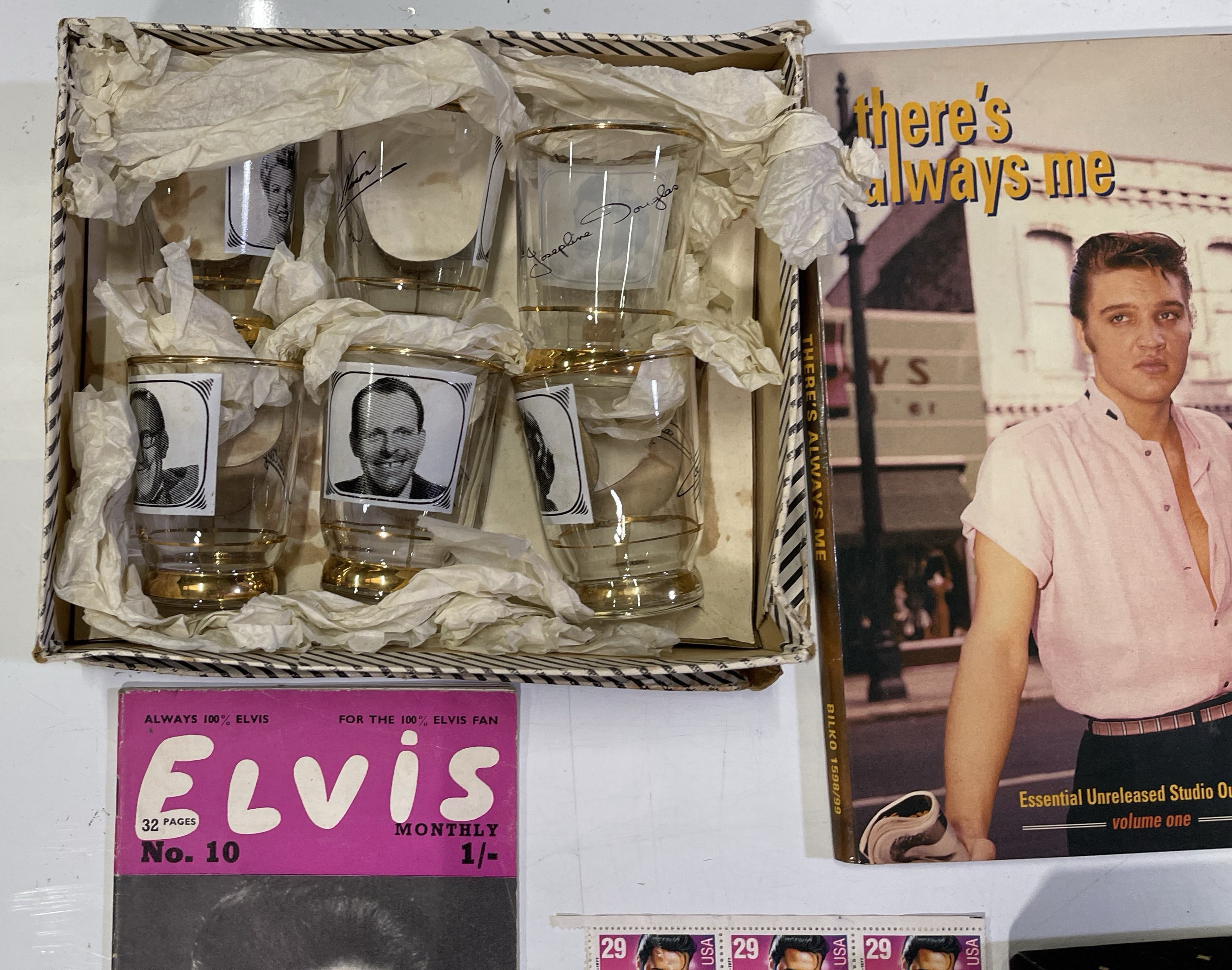 Lot 425 - ELVIS PRESLEY MEMORABILIA.