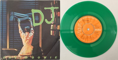 Lot 45 - DAVID BOWIE - DJ/ REPETITION 7" (UK GREEN VINYL - RCA - BOW 3)