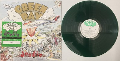 Lot 145 - GREEN DAY - DOOKIE LP (LIMITED EDITION GERMAN GREEN VINYL PRESS - 9362-45813-1)