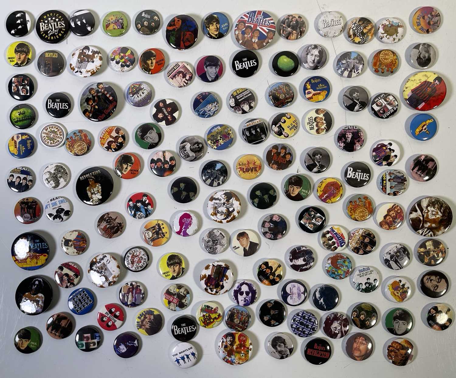 Lot 283 - THE BEATLES - LARGE COLLECTION OF PIN BADGES.