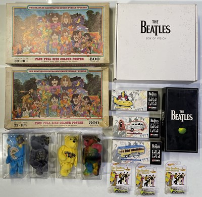 Lot 199 - THE BEATLES - MEMORABILIA AND COLLECTABLES.