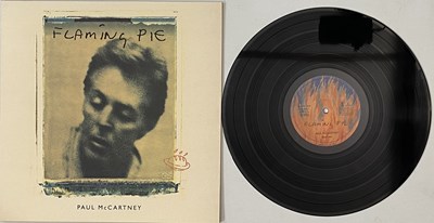 Lot 51 - PAUL MCCARTNEY - FLAMING PIE LP (ORIGINAL UK COPY - PCSD 171).