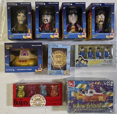 Lot 212 - THE BEATLES - BOXED FIGURINES AND COLLECTABLES.