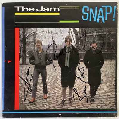 Lot 506 - THE JAM - SNAP! SIGNED LP.