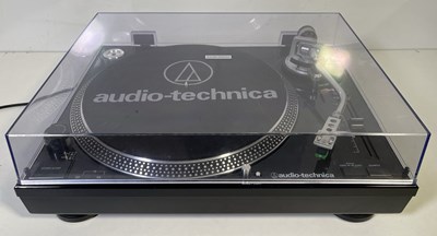 Lot 11 - AUDIO-TECHNICA AT-LP120-USB TURNTABLE.