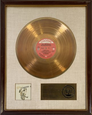 Lot 312 - THE MONKEES - ORIGINAL RIAA GOLD DISC AWARD FOR 'HEADQUARTERS'.