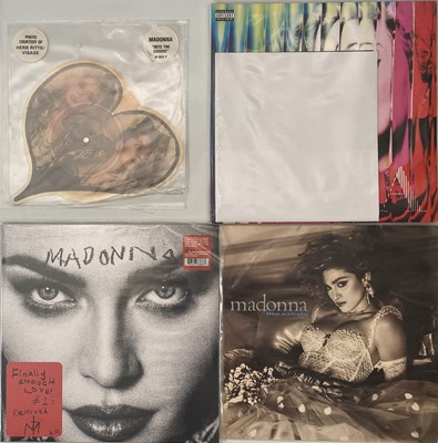 Lot 670 - MADONNA - LP / 12" / SHAPED DISC PACK