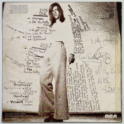 Lot 589 - DAVID BOWIE AND SPIDERS FROM MARS - FULLY SIGNED COPY OF HUNKY DORY.