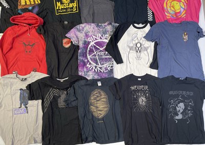 Lot 372 - MUSIC / POP CULTURE T-SHIRTS AND CLOTHING.