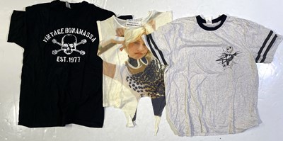 Lot 372 - MUSIC / POP CULTURE T-SHIRTS AND CLOTHING.