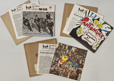 Lot 59 - THE BEATLES - THE OFFICIAL BEATLES FAN CLUB - 7" FLEXI PACK (INC ORIGINAL MAILING ENVELOPES)