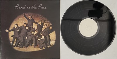 Lot 92 - PAUL MCCARTNEY & WINGS - BAND ON THE RUN LP (ORIGINAL UK WHITE LABEL TEST PRESSING - PAS 10007)