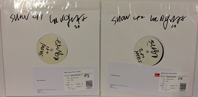 Lot 82 - THE CURE - SHOW LP (2023 - 00602448478993) - SIGNED BY ROBERT SMITH