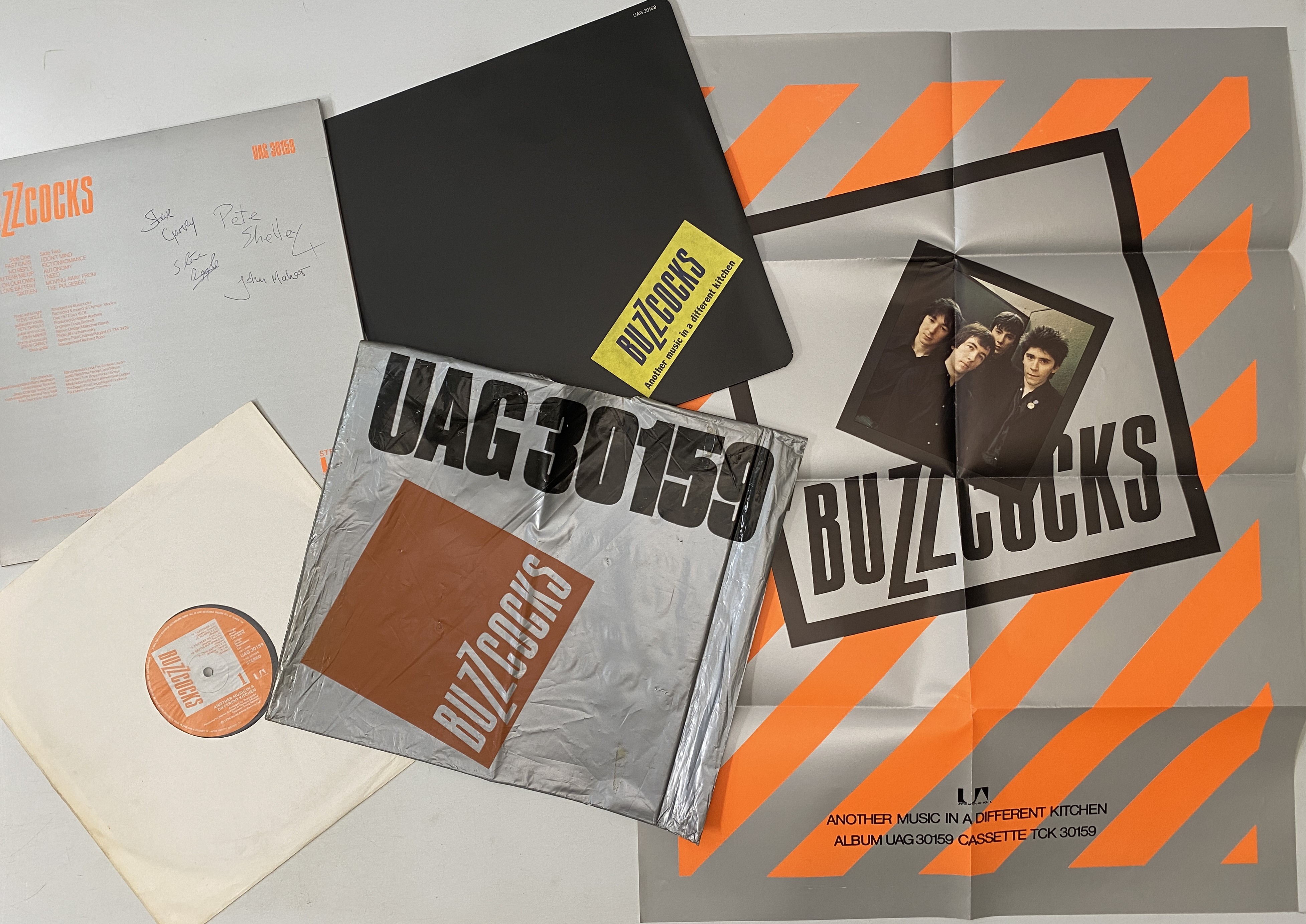 Lot 1032 - PUNK - LP/ 7