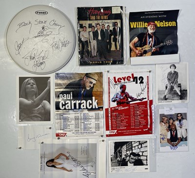 Lot 138 - AUTOGRAPH COLLECTION INC BLACK EYED PEAS.