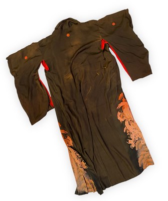 Lot 477 - QUEEN - JOHN DEACON OWNED TOUR OF JAPAN 1975 KIMONO.