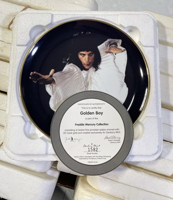 Lot 432 - QUEEN - FREDDIE MERCURY DANBURY MINT PLATES.