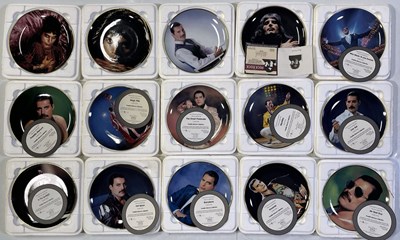 Lot 432 - QUEEN - FREDDIE MERCURY DANBURY MINT PLATES.