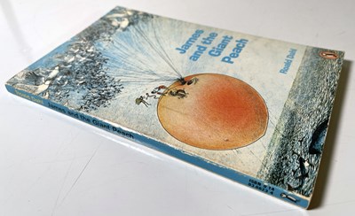 Lot 44 - ROALD DAHL - A SIGNED COPY OF 'JAMES AND THE GIANT PEACH'.