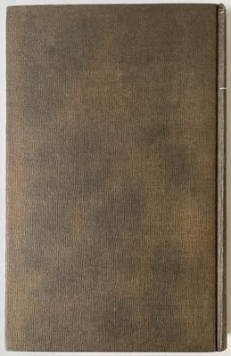 Lot 387 - FOOTBALL MEMORABILIA - ENGLAND WORLD CUP WINNING SQUAD - MULTI-SIGNED BOOK.