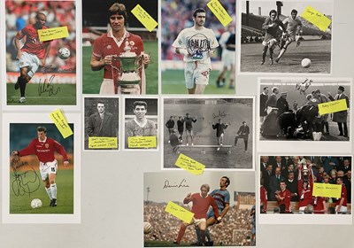 Lot 389 - FOOTBALL MEMORABILIA - MANCHESTER UNITED - SIGNED PHOTOGRAPHS.