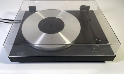 Lot 31 - LINN BASIK TURNTABLE.