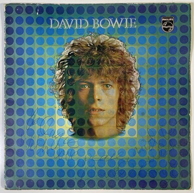 Lot 593 - DAVID BOWIE - SIGNED 'SPACE ODDITY' SLEEVE - DOCUMENTED PROVENANCE.