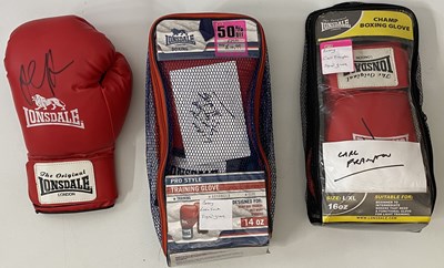 Lot 375 - BOXING MEMORABILIA - SIGNED GLOVES INC CARL FRAMPTON.