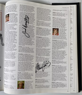 Lot 403 - FOOTBALL MEMORABILIA - MULTI SIGNED MANCHESTER UNITED ENCYCLOPEDIA / GEORGE BEST SIGNED.