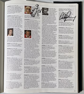 Lot 403 - FOOTBALL MEMORABILIA - MULTI SIGNED MANCHESTER UNITED ENCYCLOPEDIA / GEORGE BEST SIGNED.