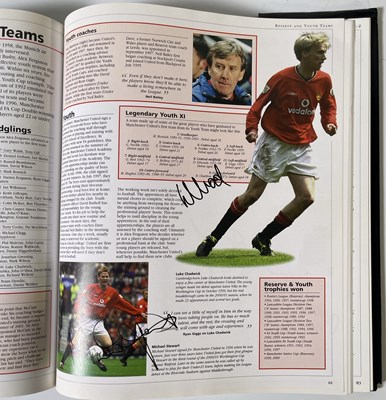 Lot 403 - FOOTBALL MEMORABILIA - MULTI SIGNED MANCHESTER UNITED ENCYCLOPEDIA / GEORGE BEST SIGNED.