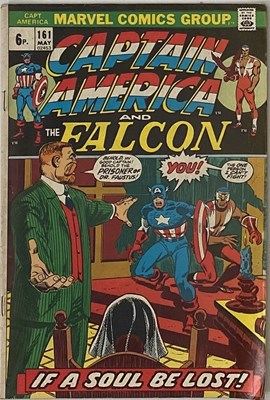 Lot 71 - MARVEL COMICS - CAPTAIN AMERICA / CAPTAIN MARVEL.