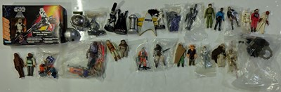 Lot 267 - STAR WARS COLLECTABLES INC KENNER FIGURINES.