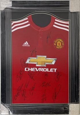 Lot 418 - FOOTBALL MEMORABILIA - MANCHESTER UNITED SIGNED SHIRT.