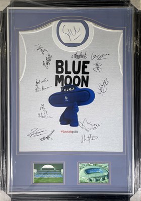 Lot 425 - FOOTBALL MEMORABILIA - MANCHESTER CITY SIGNED DISPLAY.