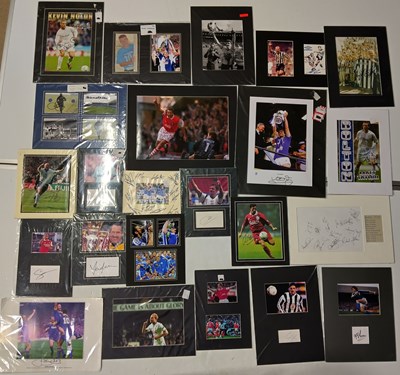 Lot 434 - FOOTBALL MEMORABILIA -SIGNED ITEMS.