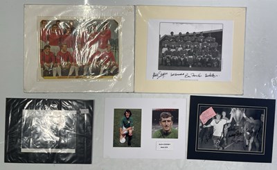 Lot 439 - FOOTBALL MEMORABILIA - MANCHESTER UNITED - SIGNED DISPLAYS INC 1968 TEAM.