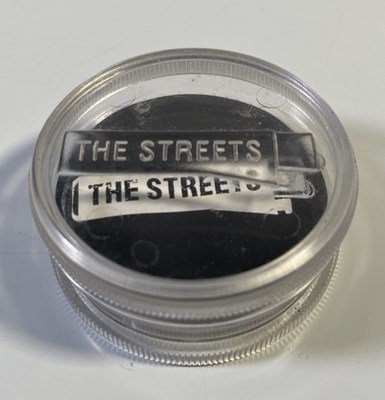 Lot 256 - PROMO AND PRESS KITS.