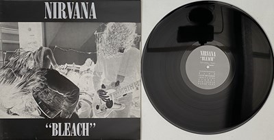 Lot 669 - NIRVANA - BLEACH LP (UK BLACK VINYL ORIGINAL - TUP LP6)